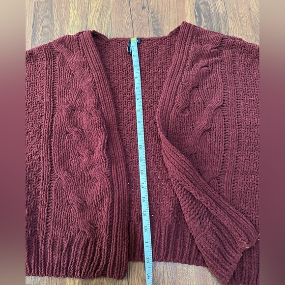 moon & madison Burgundy (or maroon) Cable-Knit Cropped Cardigan. - Picture 9 of 12
